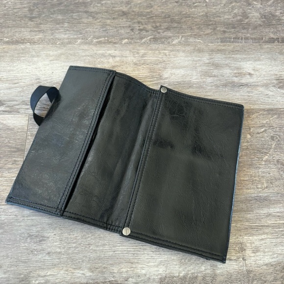 BCBGMAXAZRIA Black Tri-Fold Faux Leather Clutch/Pouch - Y2K Style - Picture 6 of 13